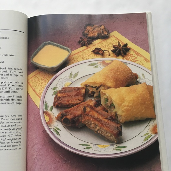 Betty Crocker's New Chinese Cookbook Hardcover - Picture 4 of 4